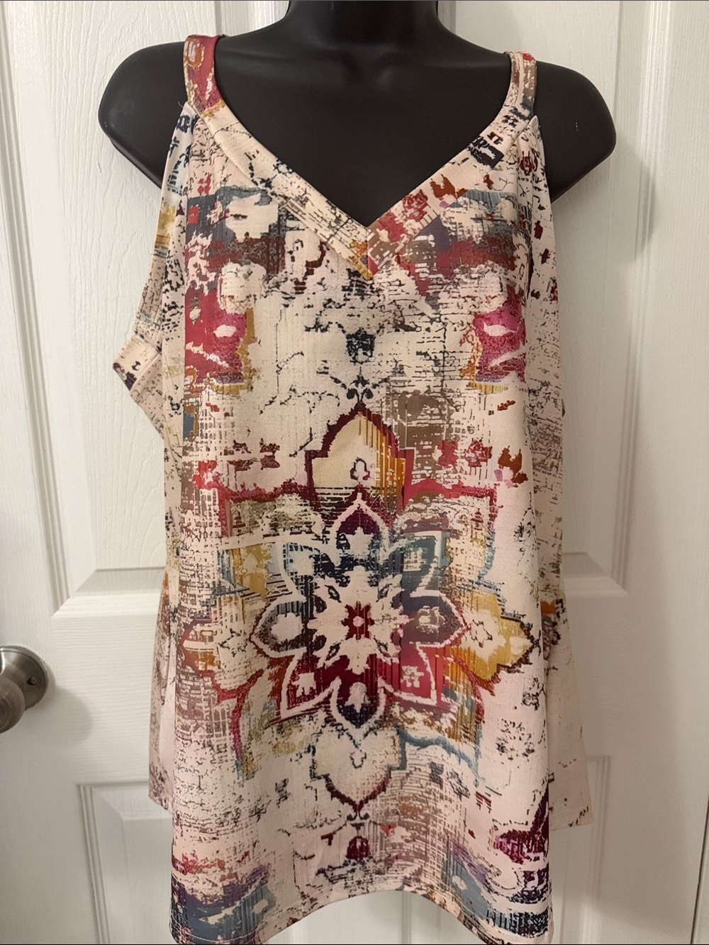 Sleeveless V-Neck Printed Tank Top - Multi Color